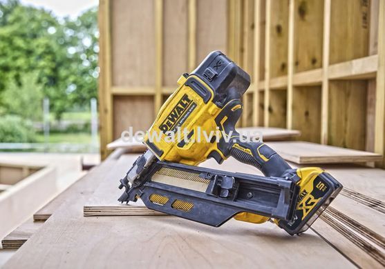 Пистолет гвоздезабивной аккумуляторный DeWALT DCN930