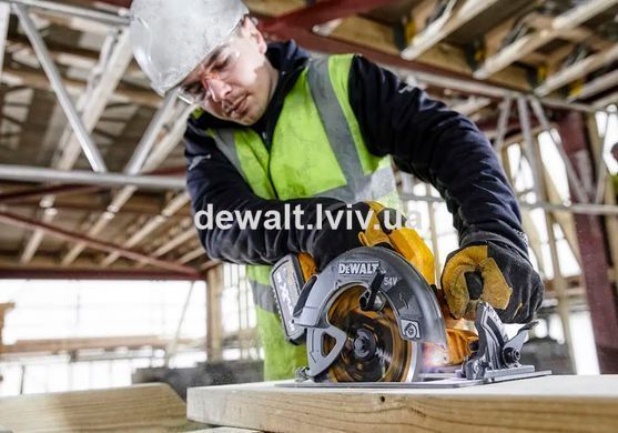 Пила дисковая аккумуляторная DeWALT DCS578