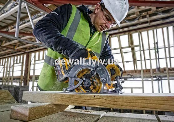 Пила дисковая аккумуляторная DeWALT DCS578