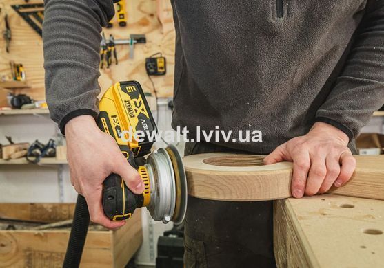Акумуляторна орбітальна шліфувальна машина 18V XR, 125 мм, DeWALT DCW211NT
