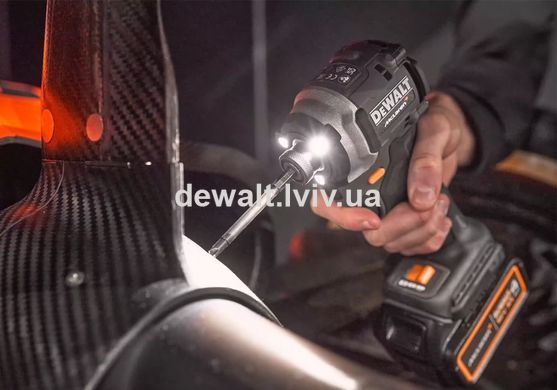 Набор из двух аккумуляторных бесщеточных инструментов McLaren F1 TEAM LIMITED EDITION DeWALT DCK200MM2T