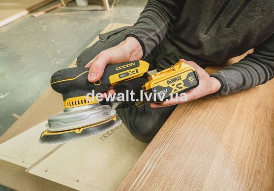 Акумуляторна орбітальна шліфувальна машина 18V XR, 150 мм, DeWALT DCW230NT
