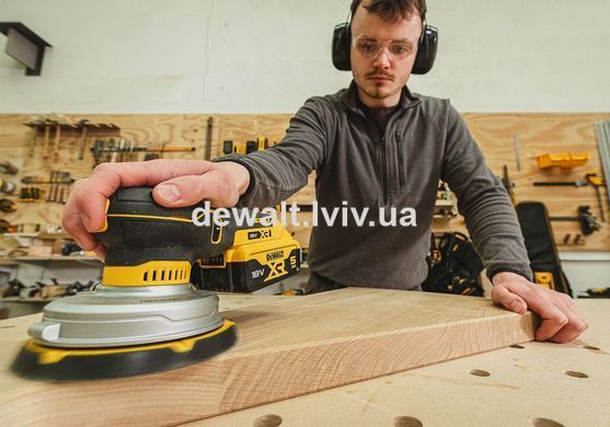 Акумуляторна орбітальна шліфувальна машина 18V XR, 150 мм, DeWALT DCW230NT