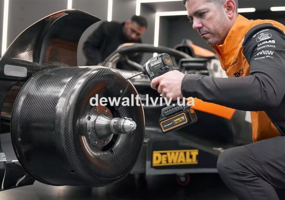 Набор из двух аккумуляторных бесщеточных инструментов McLaren F1 TEAM LIMITED EDITION DeWALT DCK200MP2T