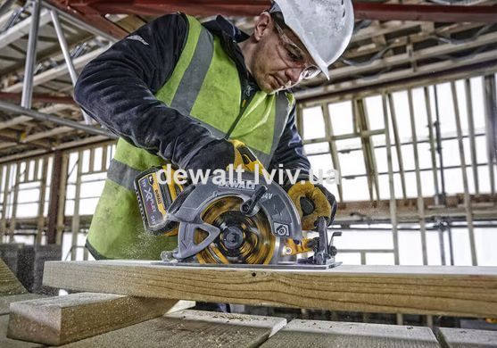 Пила дисковая аккумуляторная DeWALT DCS578