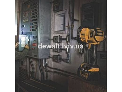Фонарь аккумуляторный DeWALT DCL043