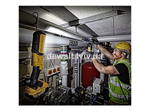 Фонарь аккумуляторный DeWALT DCL050