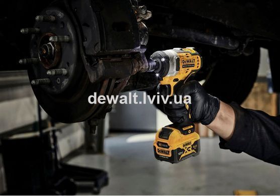 Гайкокрут ударний акумуляторний DeWALT DCF901