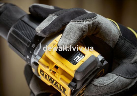 Дрель-шуруповерт с ударом аккумуляторная DeWALT DCD799NT