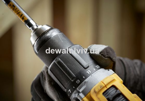 Дрель-шуруповерт с ударом аккумуляторная DeWALT DCD799NT
