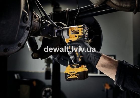 Гайковерт ударный аккумуляторный DeWALT DCF903