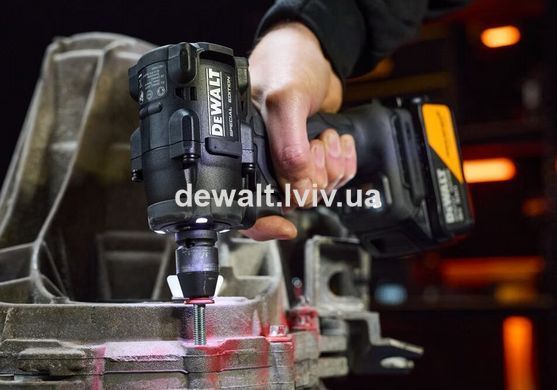 Гайкокрут ударний акумуляторний DeWALT DCF92MP2T