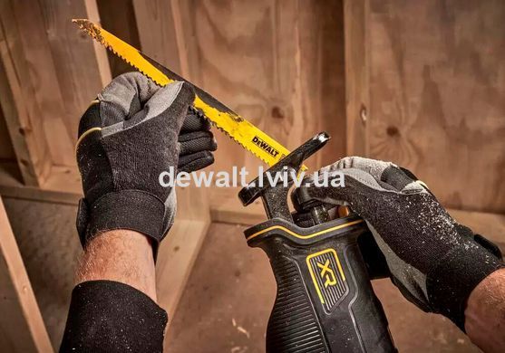 Пила сабельная аккумуляторная DeWALT DCS382