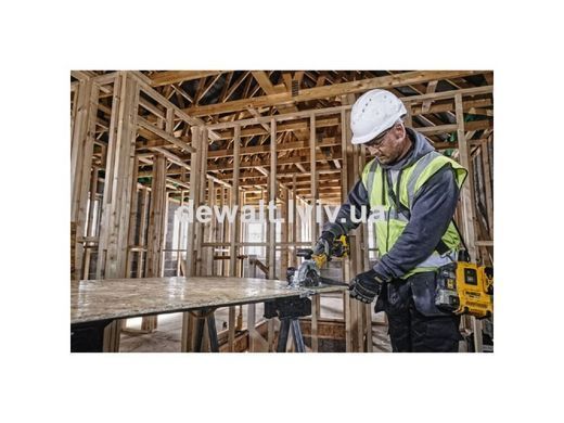 Пила дискова акумуляторна DeWALT DCS571
