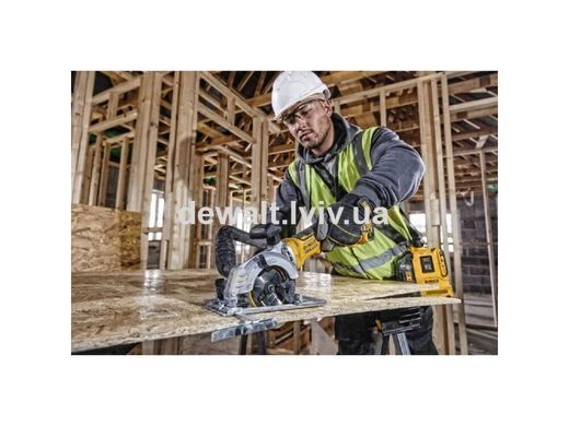 Пила дискова акумуляторна DeWALT DCS571