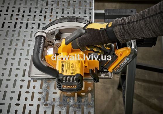 Пила дисковая по металлу аккумуляторная DeWALT DCS383H2