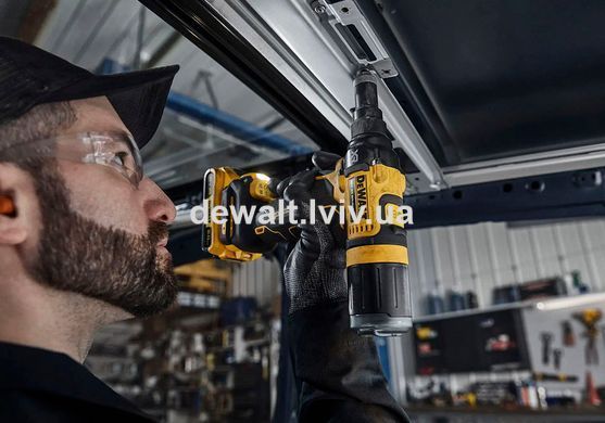 Заклепочник акумуляторний DeWALT DCF403NT