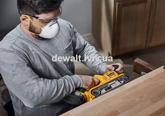 Шлифмашина ленточная аккумуляторная DCW220