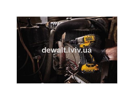 Гайковерт ударный аккумуляторный DeWALT DCF902