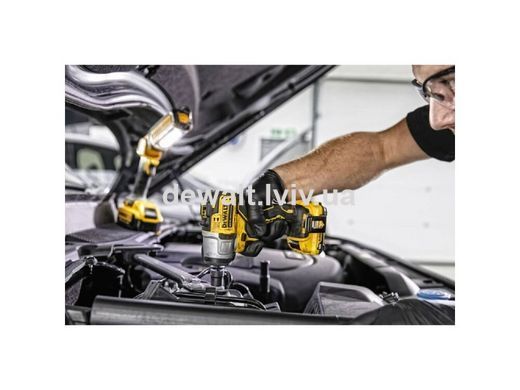 Гайкокрут ударний акумуляторний DeWALT DCF902