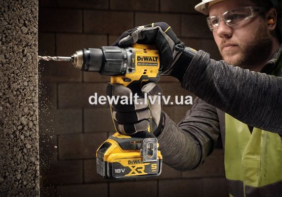Дрель-шуруповерт с ударом аккумуляторная DeWALT DCD799P2T