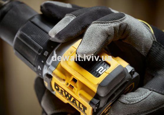 Дрель-шуруповерт с ударом аккумуляторная DeWALT DCD799P2T