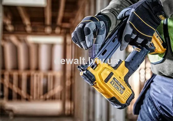 Степлер скобозабивний акумуляторний DeWALT DCN701