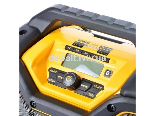 Зарядний пристрій-радіоприймач DeWALT DCR027