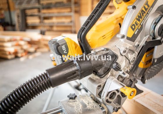 Пила торцовочная аккумуляторная DeWALT DCS782N