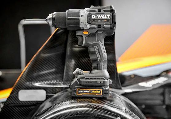 Дрель-шуруповёрт аккумуляторная McLaren F1 TEAM LIMITED EDITION DeWALT DCD85ME2GT
