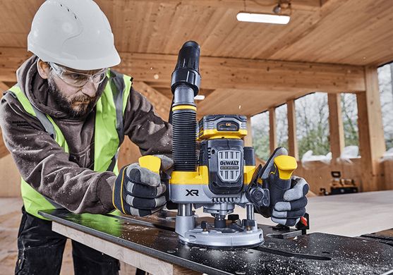 Фрезер кромковочный аккумуляторный DeWALT DCW620NT