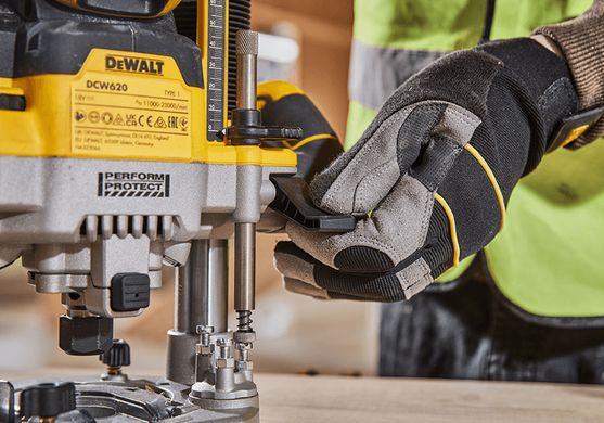 Фрезер кромковочный аккумуляторный DeWALT DCW620NT