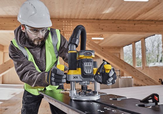 Фрезер кромковочный аккумуляторный DeWALT DCW620NT