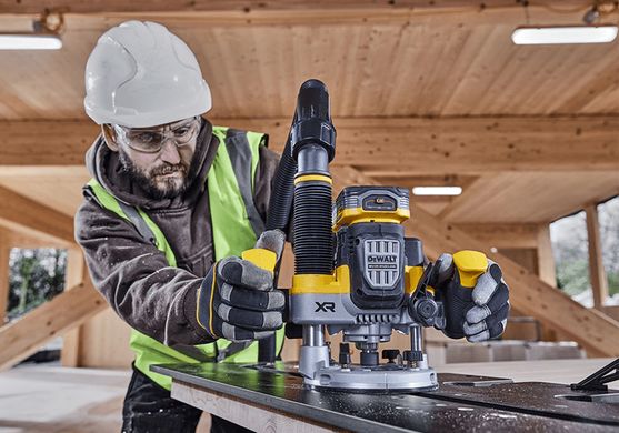 Фрезер кромковочный аккумуляторный DeWALT DCW620NT