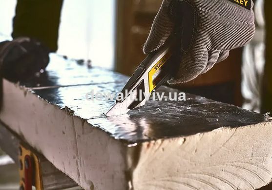 Нож FatMax Integrated Snap Knife длиной 165 мм с лезвием шириной 18 мм с отламывающимися сегментами STANLEY FMHT10592-0