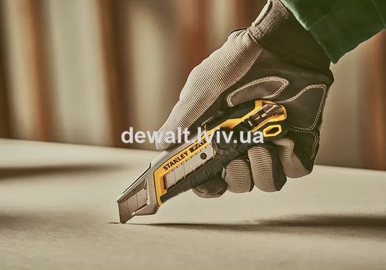 Нож FatMax Integrated Snap Knife длиной 165 мм с лезвием шириной 18 мм с отламывающимися сегментами STANLEY FMHT10592-0