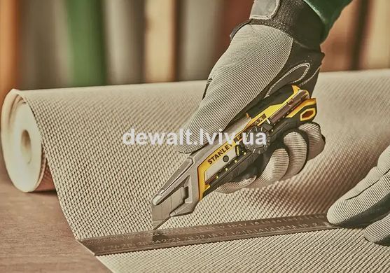 Нож FatMax Integrated Snap Knife длиной 165 мм с лезвием шириной 18 мм с отламывающимися сегментами STANLEY FMHT10592-0