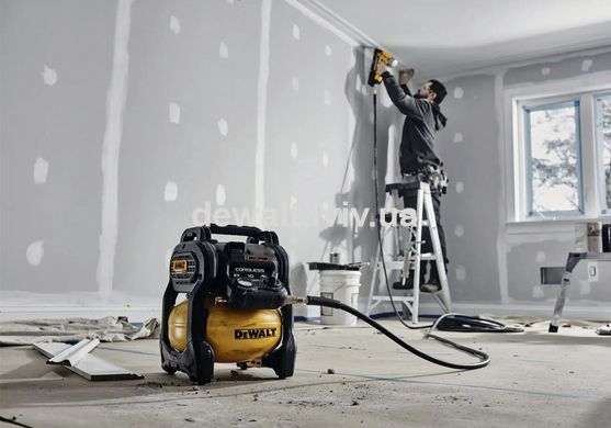 Компресор повітряний акумуляторний DeWALT DCC1018