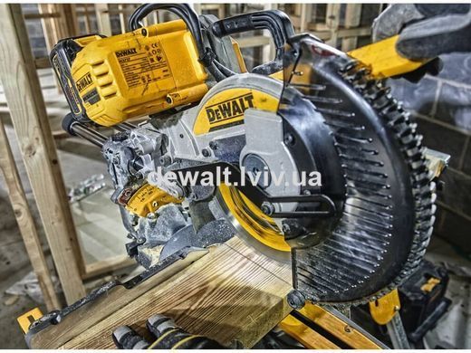 Пила торцовочная аккумуляторная DeWALT DCS727
