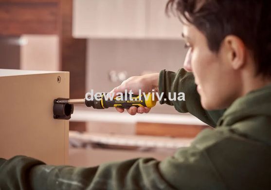 Бітотримач викруткового типу Speed Drive з заскочним механізмом і набором біт STANLEY FMHT62692-0