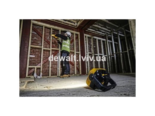 Фонарь аккумуляторный DeWALT DCL077