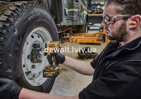Гайкокрут ударний акумуляторний DeWALT DCF891