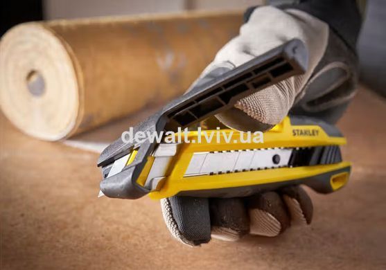 Нож c выдвижным лезвием шириной 18 мм STANLEY STHT10501-0