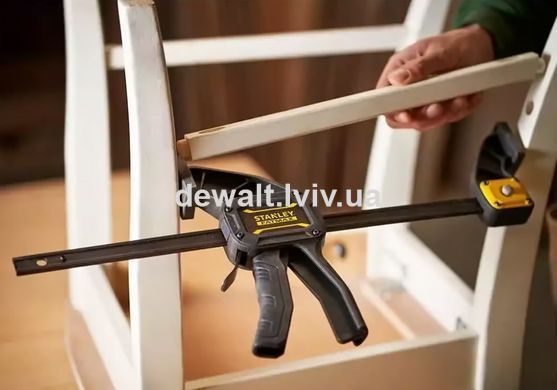 Струбцина FatMax L триггерная с максимальным усилием сжатия 135 кг. STANLEY FMHT0-83211