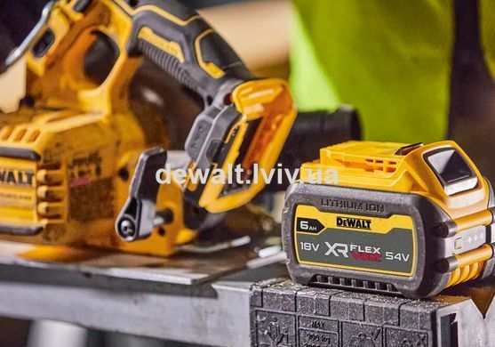 Аккумуляторная дисковая пила DeWALT DCS573
