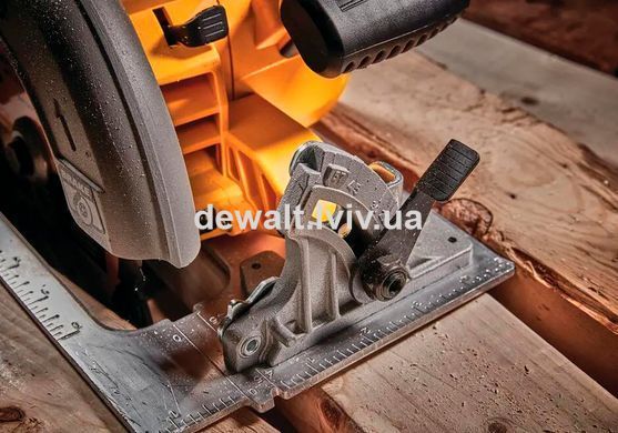Аккумуляторная дисковая пила DeWALT DCS573