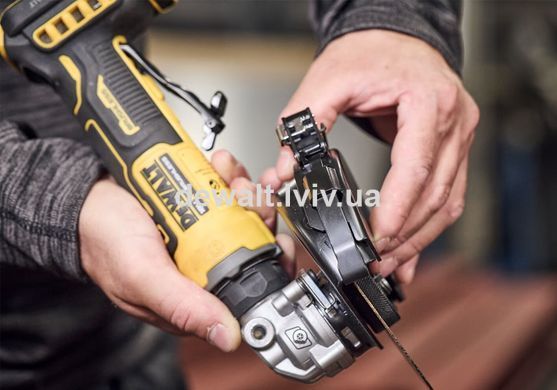 Шлифмашина угловая аккумуляторная DeWALT DCG404N