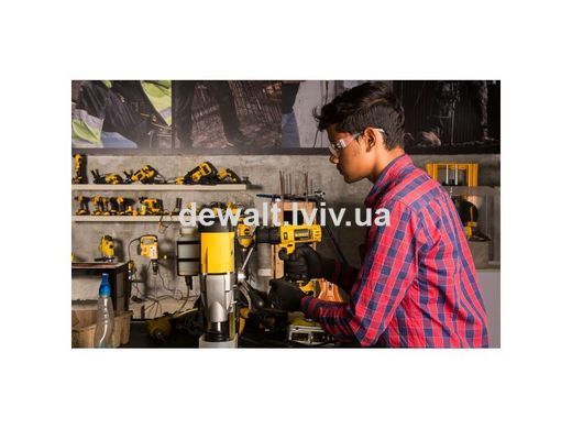 Дрель-шуруповерт аккумуляторная DeWALT DCD716