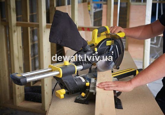 Пила торцювальна мережева STANLEY FATMAX FME721