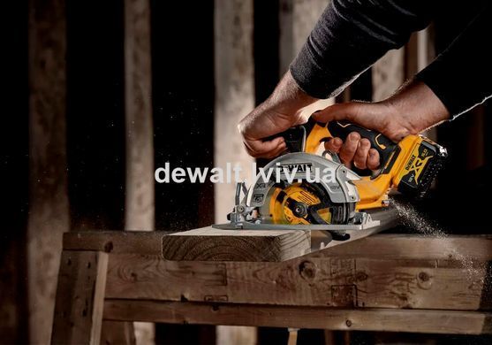 Пила дисковая аккумуляторная DeWALT DCS512
